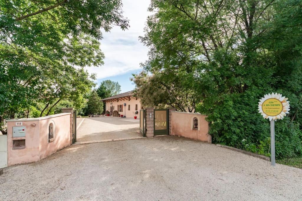 Halte champêtre et familiale à 5 min de Tournus Apartamento L'abergement-de-Cuisery Exterior foto